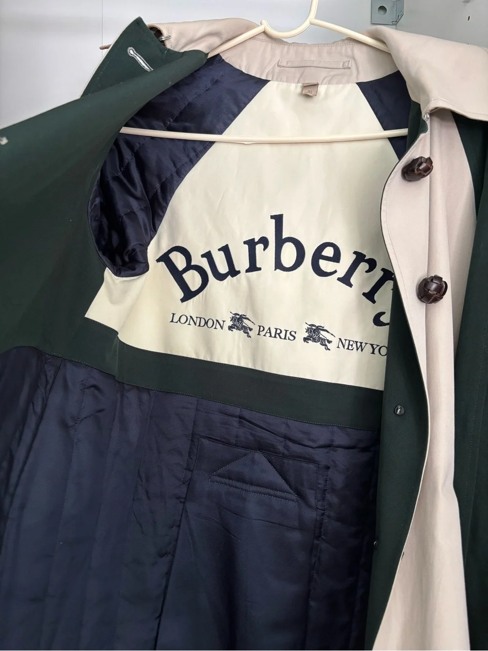 Burberry Dark Green and Beige Logo-Panel Coat - Picture 5 of 13
